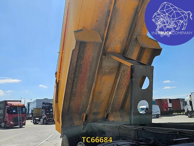 Volquete DAF 85 CF