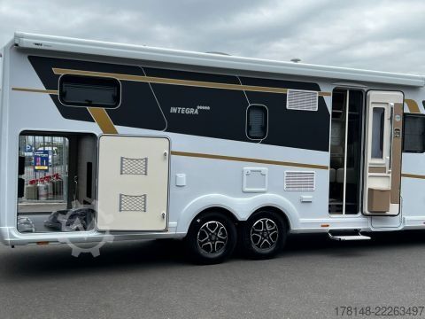 Integraal camper Eura Mobil Integra 890 EB