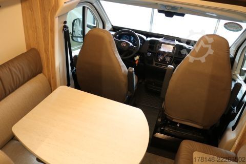 Half-integraal camper Eura Mobil Profila T 720 EB Mondial Edition