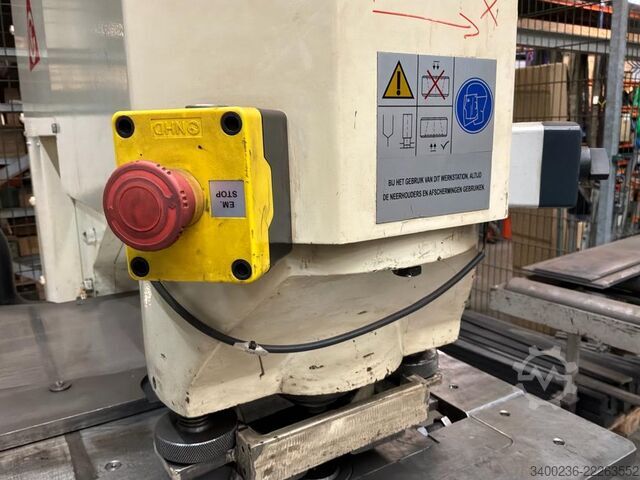 2016 Geka Puma 110 SD multifunctionele pons- en snijmachine Geka Puma 110 SD