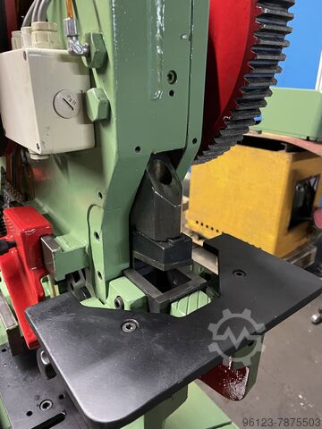 Profile-/bar steel shear / hole puncher Muhr und Bender / Mubea BFL 350