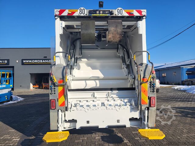 Vuilniswagen SCANIA P320