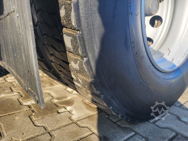 Vuilniswagen SCANIA P320