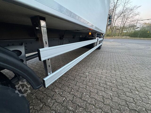 Rashladni kamion DAF LF 16.260 Tiefkühlkoffer mit Ladebordwand