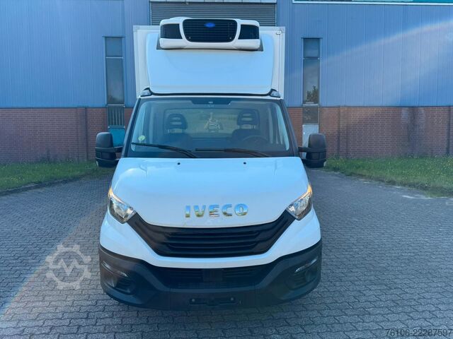 Koelwagen met geïsoleerde laadbak IVECO Daily 35S16 Tiefkühlkoffer mit Ladebordwand
