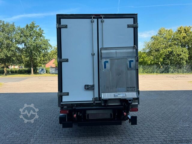Koelwagen met geïsoleerde laadbak IVECO Daily 35S16 Tiefkühlkoffer mit Ladebordwand