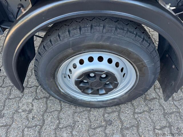 Koelwagen met geïsoleerde laadbak IVECO Daily 35S16 Tiefkühlkoffer mit Ladebordwand