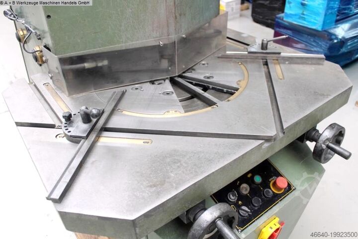 Macchina per scantonare INDUMASCH 200 H