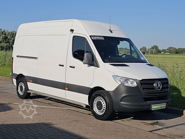 Kombi med högt tak MERCEDES-BENZ ESPRINTER 55 kWh 168 km wltp