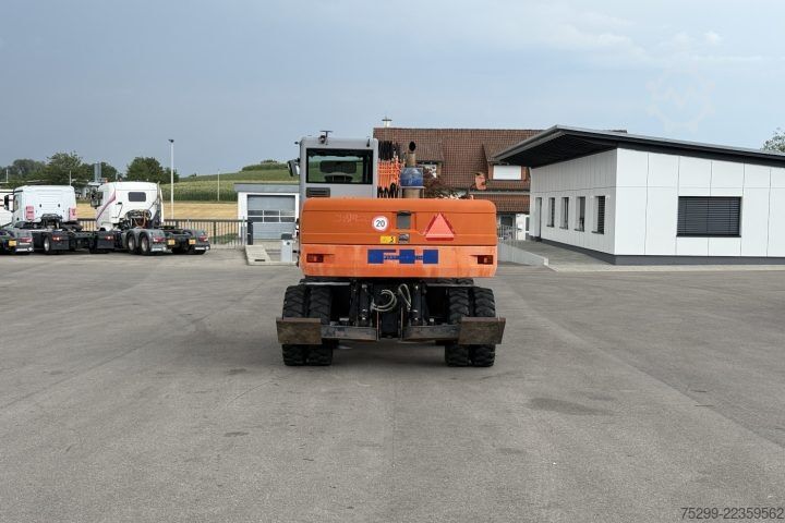 Walsmachine Hitachi FH120W Mobilbagger / Swiss-Vehicle