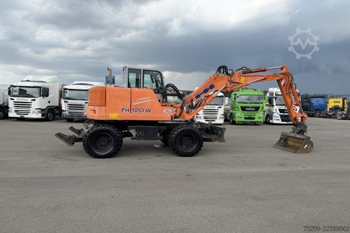 Walsmachine Hitachi FH120W Mobilbagger / Swiss-Vehicle