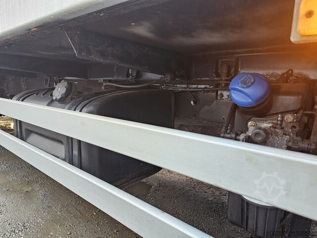 LKW mit Kofferaufbau Volvo FL 240 4x2 16tons Seitentüren Koff