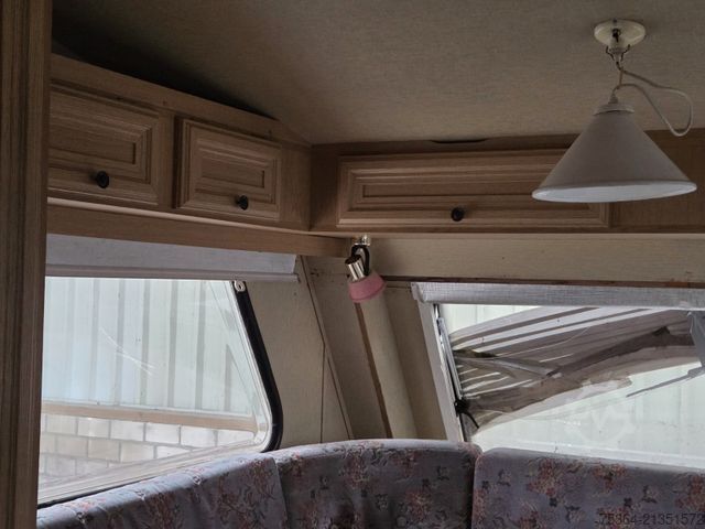 Caravana KIP KG 48 TN Wohnwagen Toilet + Etagenbett