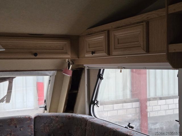 Caravana KIP KG 48 TN Wohnwagen Toilet + Etagenbett