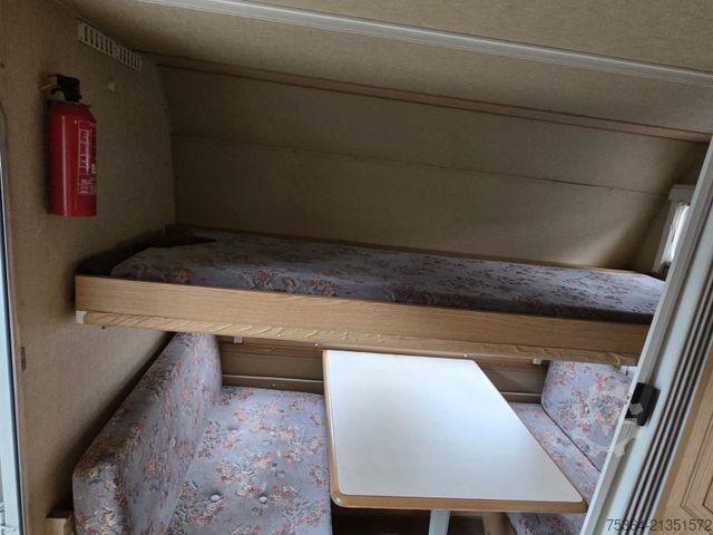 Caravana KIP KG 48 TN Wohnwagen Toilet + Etagenbett