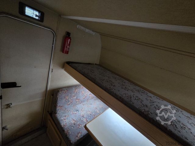 Caravana KIP KG 48 TN Wohnwagen Toilet + Etagenbett