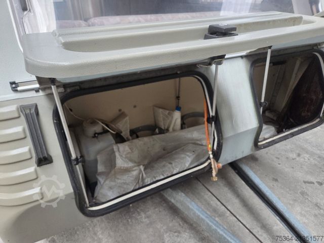 Caravana KIP KG 45 TLB Wohnwagen Toilet + Etagenbett