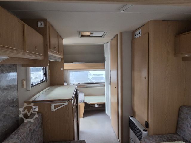 Caravana KIP KG 45 TLB Wohnwagen Toilet + Etagenbett