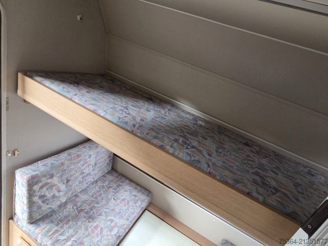 Caravana KIP KG 45 TLB Wohnwagen Toilet + Etagenbett