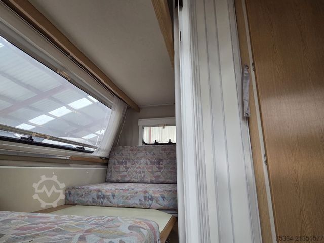 Caravana KIP KG 45 TLB Wohnwagen Toilet + Etagenbett