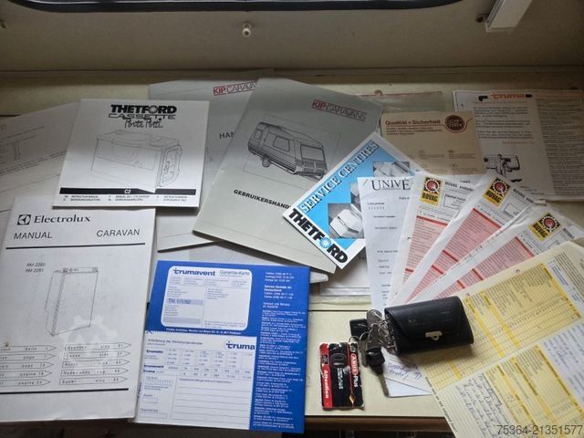 Caravana KIP KG 45 TLB Wohnwagen Toilet + Etagenbett