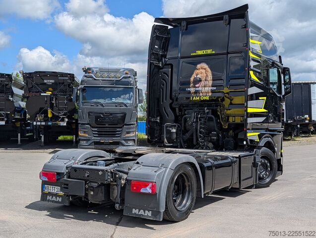 Zapreminski vučni traktor MAN TGX 18.520 LL SA Mega, "LONEWOLF"