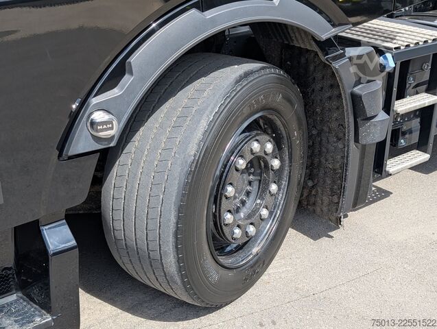 Zapreminski vučni traktor MAN TGX 18.520 LL SA Mega, "LONEWOLF"