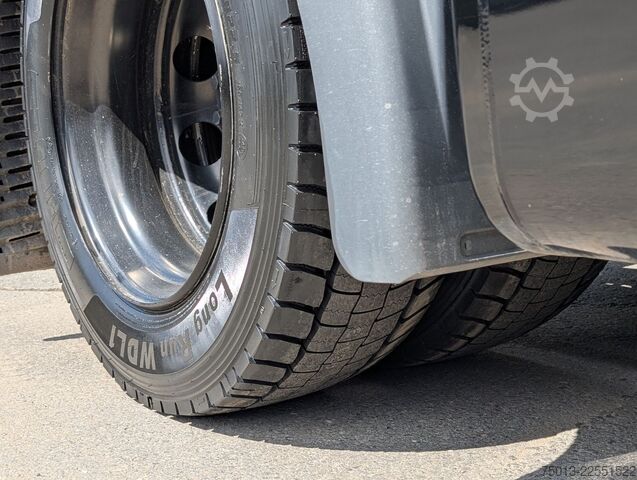 Zapreminski vučni traktor MAN TGX 18.520 LL SA Mega, "LONEWOLF"