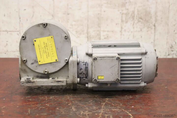 Tandwielmotor 1,1/1,5 kW 31/47 tpm EMB OB-04,6/4 S