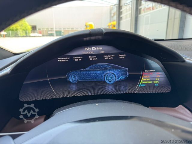 Kombivan FERRARI Roma Coupe Schwarz