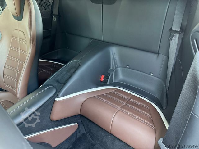 Kombivan FERRARI Roma Coupe Schwarz