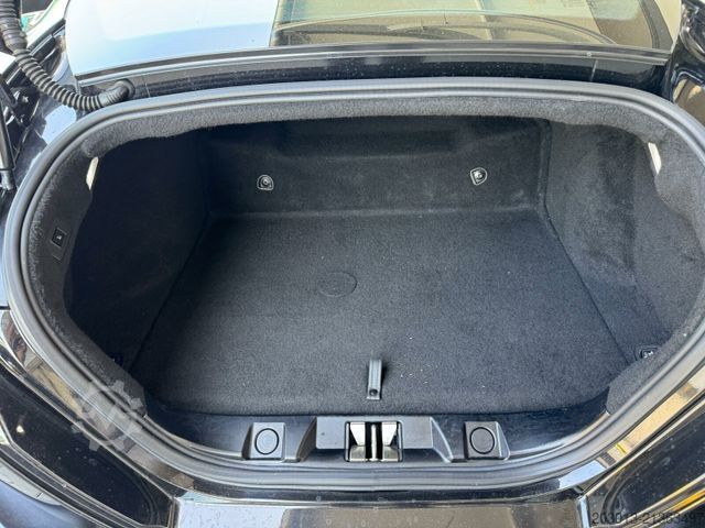 Kombivan FERRARI Roma Coupe Schwarz