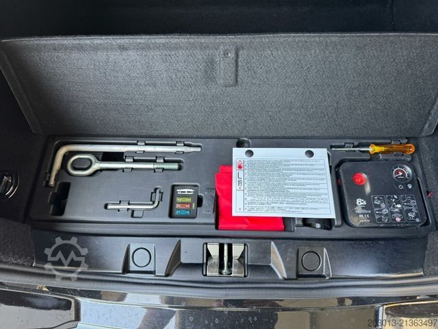 Kombivan FERRARI Roma Coupe Schwarz