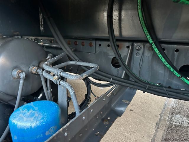 Vrachtwagen met kraanopbouw MERCEDES-BENZ Atego 815 Dachdecker Kran 34m Seilwinde