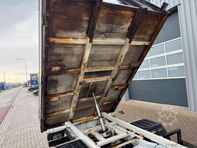 Kamion za otkači Mercedes-Benz 513 CDI, Crane Hiab 022-2 kipper