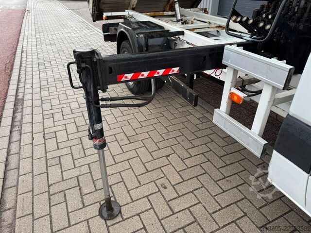 Sklápěč Mercedes-Benz 513 CDI, Crane Hiab 022-2 kipper