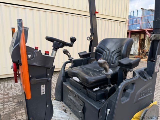 Enkelvoudige trommelwals BOMAG BW100AC-5 Kombiwalze / 2019 BJ / 2.400 KG
