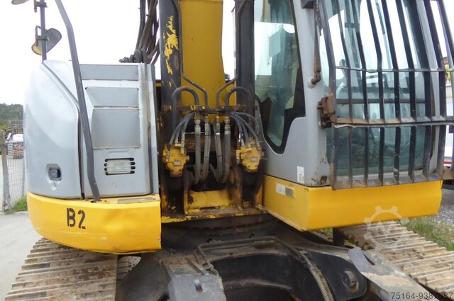 Hydraulische graafmachine New Holland E 235 B SR