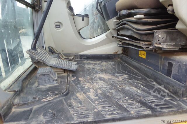 Hydraulische graafmachine New Holland E 235 B SR