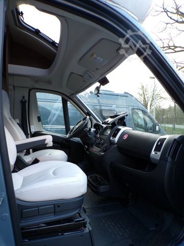 Caravana semiintegrada BÜRSTNER Lyseo TD 690 G Isofix, elekt. Hubbett,L-Sitzgr.