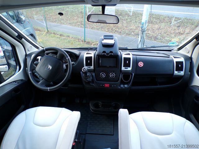 Caravana semiintegrada BÜRSTNER Lyseo TD 690 G Isofix, elekt. Hubbett,L-Sitzgr.