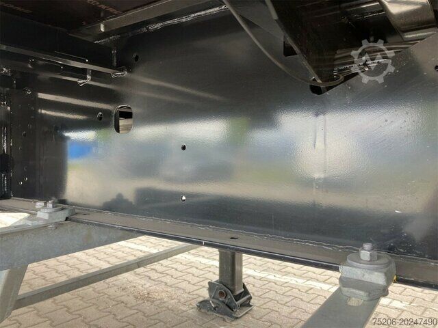 Öppen semitrailer med kapell Krone City Profi Liner SZP 18 eLNZ4-CS