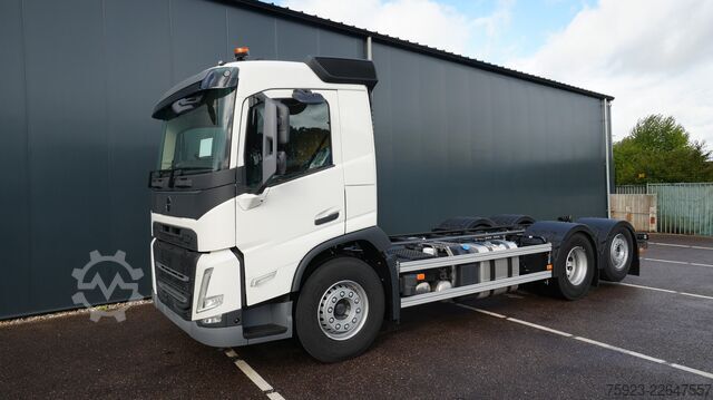 Podwozie z kabiną Volvo FM 500 6X2 New Chassis truck RHD