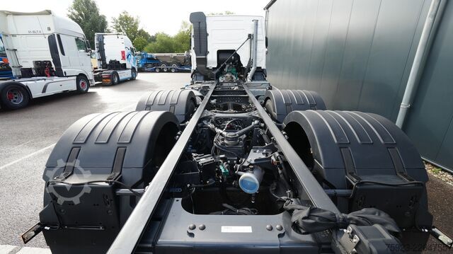 Podwozie z kabiną Volvo FM 500 6X2 New Chassis truck RHD
