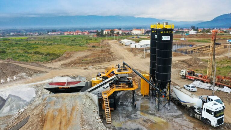 Usina de concreto móvel FABO Mobile Concrete Batching Plant 100 m3/h Mobile Concrete Batching Plant