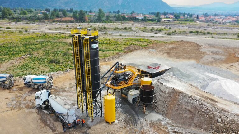 Usina de concreto móvel FABO Mobile Concrete Batching Plant 100 m3/h Mobile Concrete Batching Plant