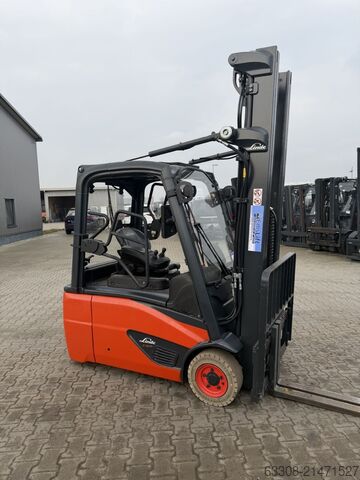 Chariot élévateur électrique à 3 roues Linde E16L-02