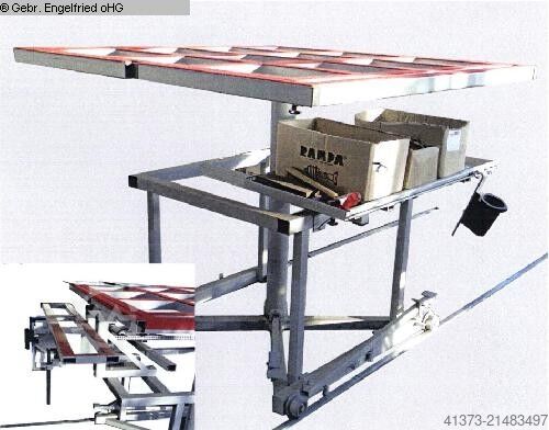 Estación de ensamblaje de ventanas RUCHSER Holzfenster-Fertigung Montage