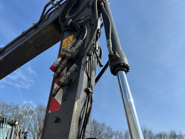 Mobiele graafmachine VOLVO EW 180 E