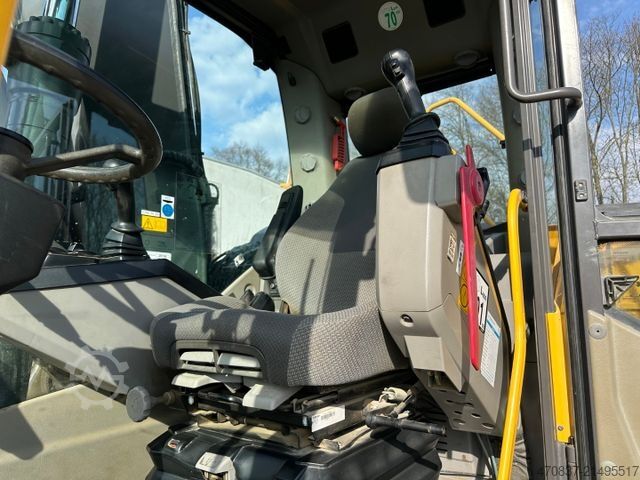 Mobiele graafmachine VOLVO EW 180 E